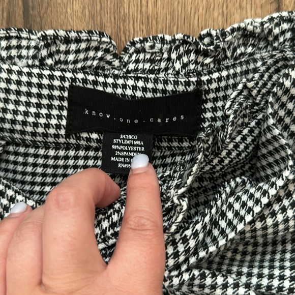 Know One Cares Black and White Checkered Pants - Picture 3 of 4